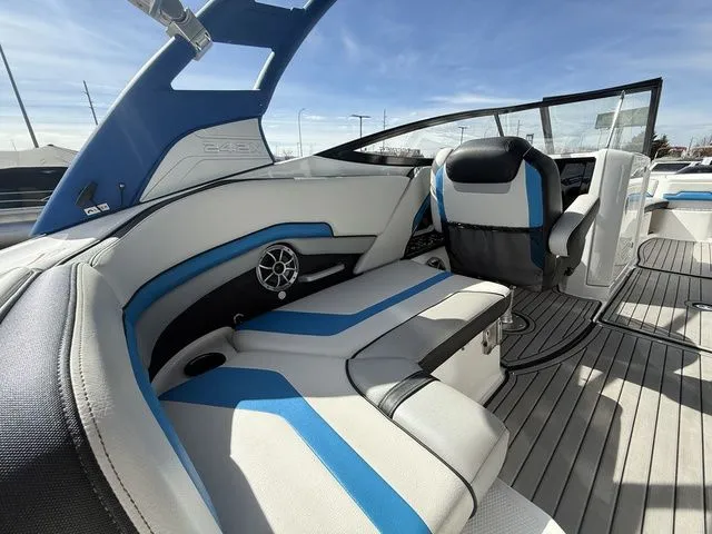 Slide: The Image of Yamaha 242X E-Series 2018 - 42