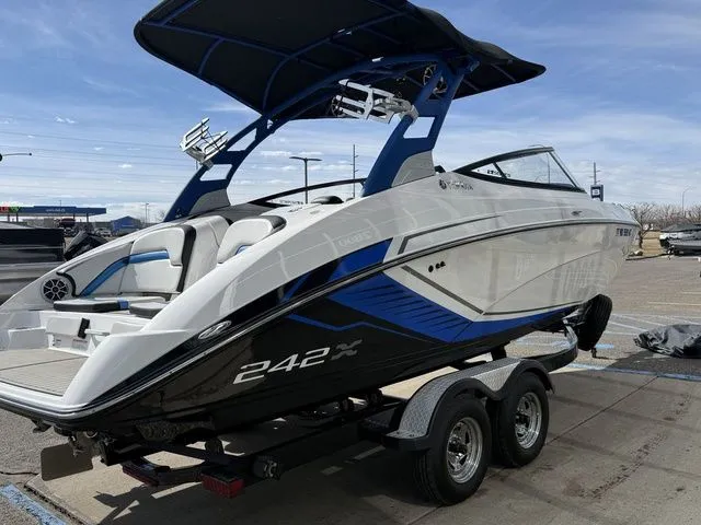 Slide: The Image of Yamaha 242X E-Series 2018 - 7