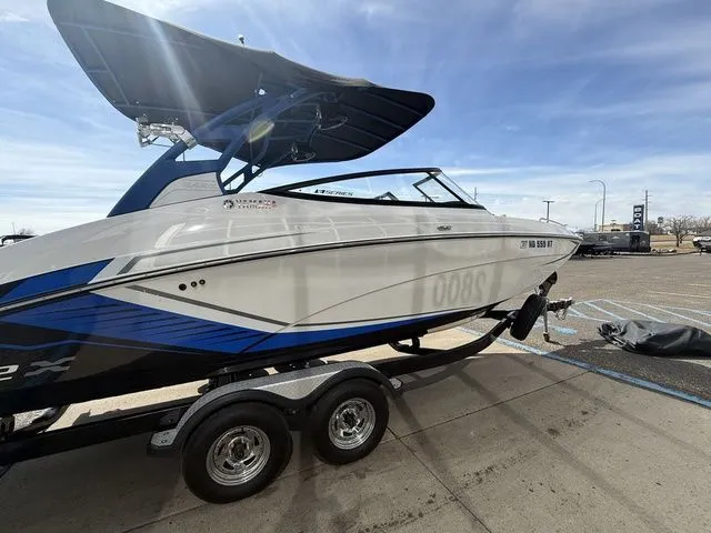 Slide: The Image of Yamaha 242X E-Series 2018 - 8