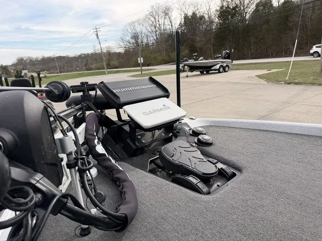 Slide: The Image of Skeeter FXR20 Limited 2023 - 14