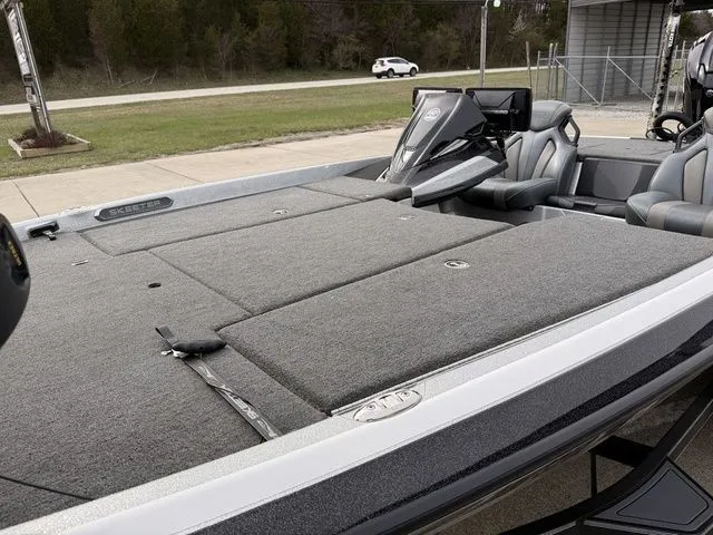 Slide: The Image of Skeeter FXR20 Limited 2023 - 15