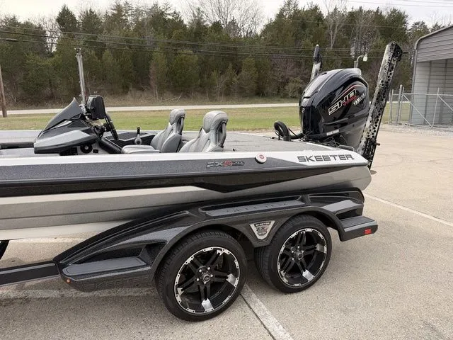 Slide: The Image of Skeeter FXR20 Limited 2023 - 17