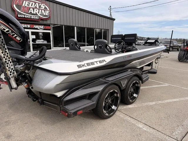 Slide: The Image of Skeeter FXR20 Limited 2023 - 4
