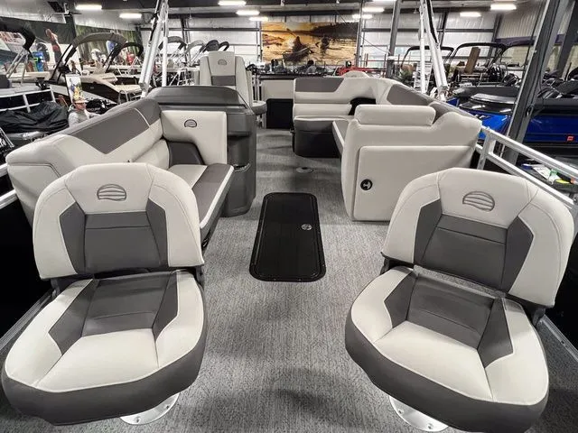 Slide: The Image of Sun Tracker Fishin' Barge 22 XP3 2026 - 14