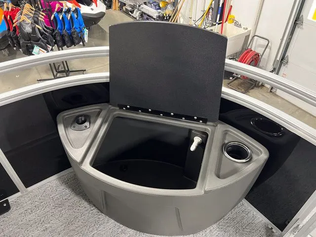 Slide: The Image of Sun Tracker Fishin' Barge 22 XP3 2026 - 18