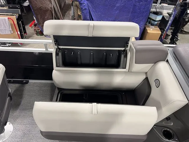 Slide: The Image of Sun Tracker Fishin' Barge 22 XP3 2026 - 21