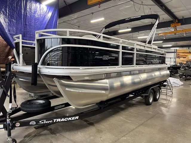 Slide: The Image of Sun Tracker Fishin' Barge 22 XP3 2026 - 5