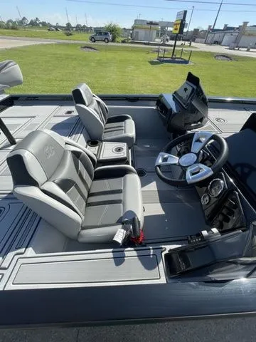 Slide: The Image of G3 Sportsman 1810 SE 2026 - 10