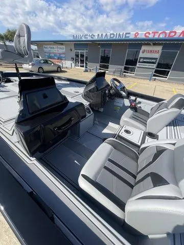 Slide: The Image of G3 Sportsman 1810 SE 2026 - 14