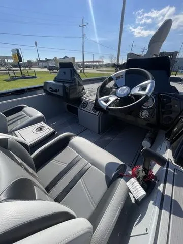 Slide: The Image of G3 Sportsman 1810 SE 2026 - 18