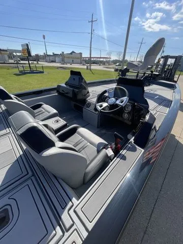 Slide: The Image of G3 Sportsman 1810 SE 2026 - 9