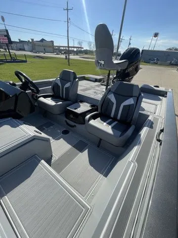 Slide: The Image of G3 Sportsman 1710 SE 2026 - 11