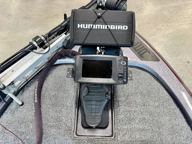 Slide: The Image of Skeeter ZX225 2011 - 10