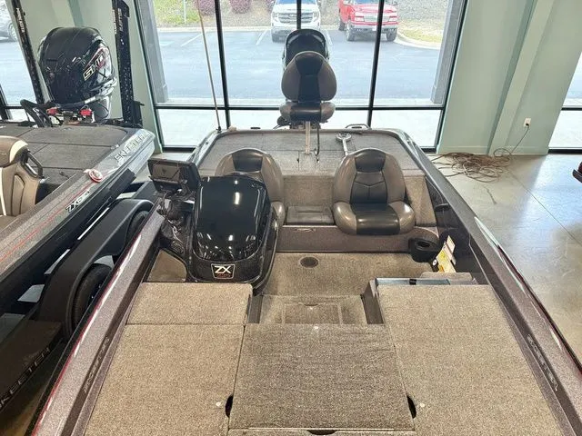 Slide: The Image of Skeeter ZX225 2011 - 13