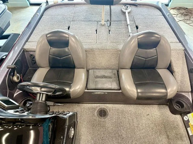 Slide: The Image of Skeeter ZX225 2011 - 5