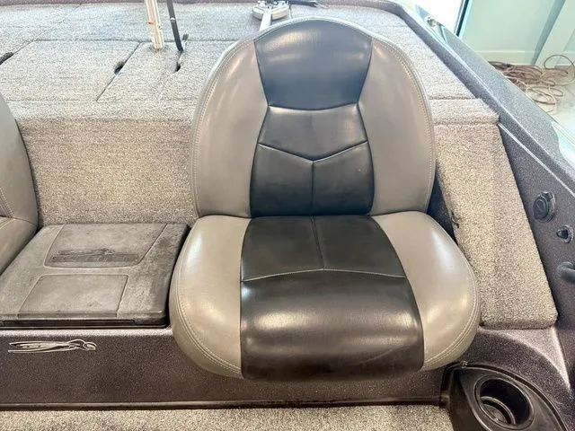 Slide: The Image of Skeeter ZX225 2011 - 6