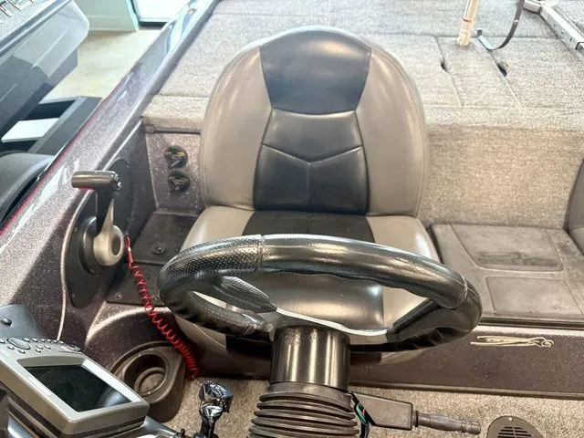 Slide: The Image of Skeeter ZX225 2011 - 7