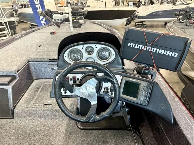 Slide: The Image of Skeeter ZX225 2011 - 8