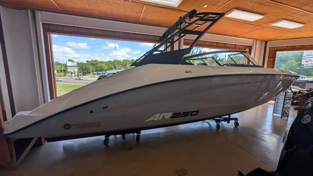 Slide: The Image of Yamaha AR250 2026 - 35