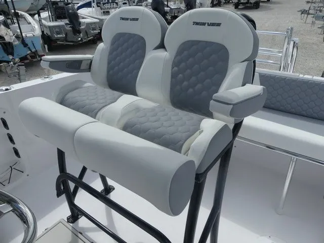 Slide: The Image of Twin Vee 240 GFX2 2026 - 12