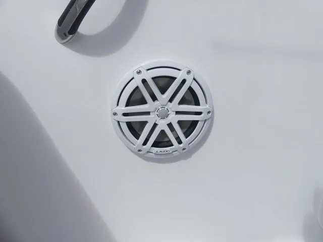 Slide: The Image of Twin Vee 240 GFX2 2026 - 18