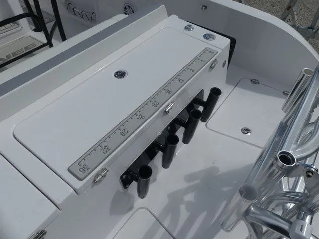 Slide: The Image of Twin Vee 240 GFX2 2026 - 6