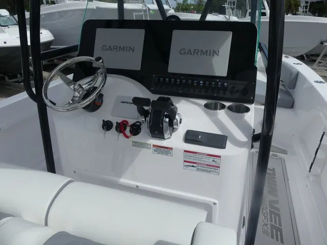 Slide: The Image of Twin Vee 240 GFX2 2026 - 8