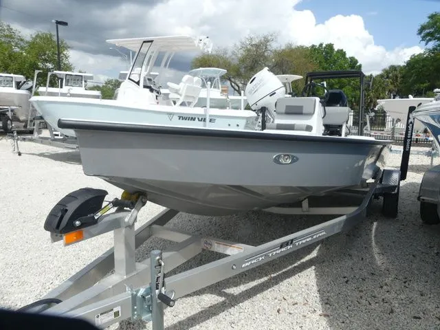 The Image of Xpress Skiff 185 2026 - 1