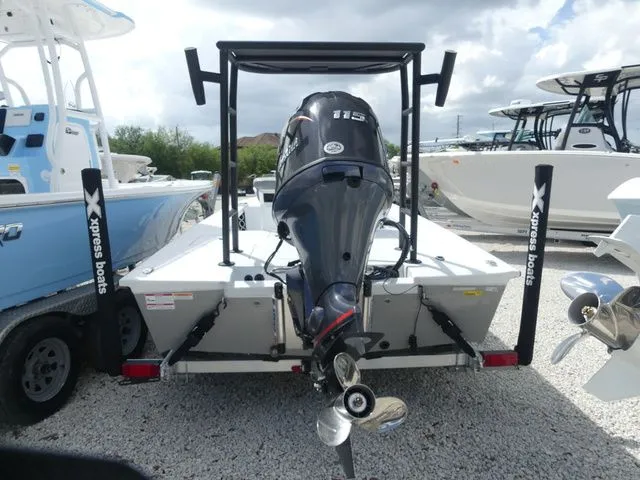 Slide: The Image of Xpress Skiff 185 2026 - 4