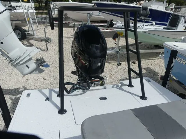 Slide: The Image of Xpress Skiff 185 2026 - 5