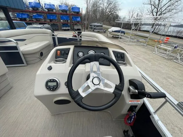 Slide: The Image of Bennington 20SLM 2018 - 6