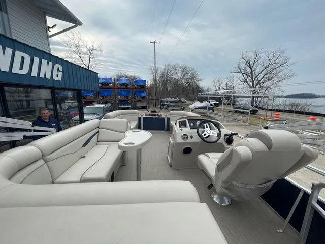 Slide: The Image of Bennington 20SLM 2018 - 8