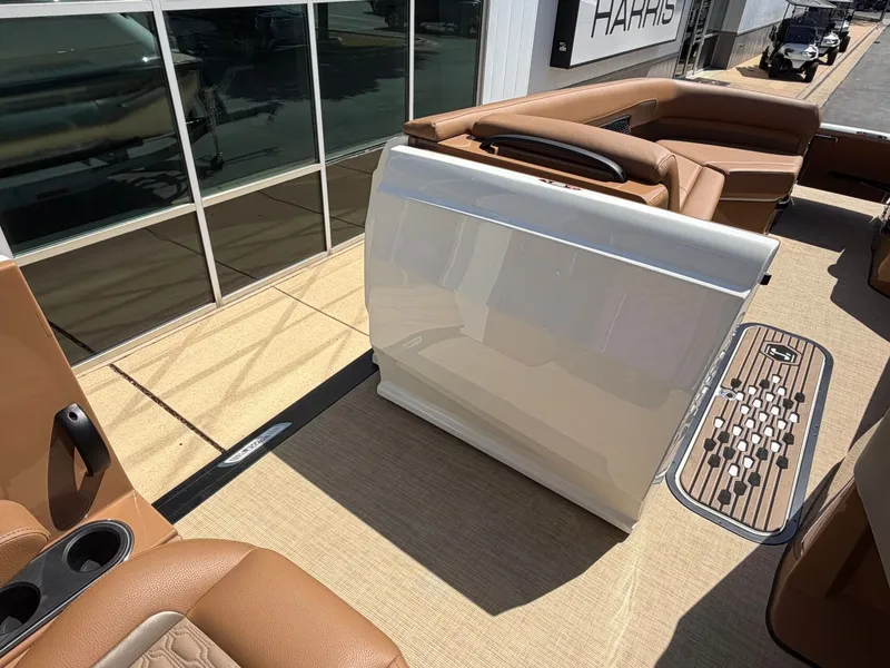 Slide: The Image of Harris Crowne 250 2026 - 22