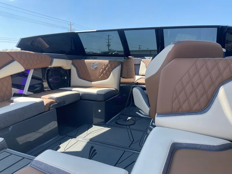 Slide: The Image of Tigé 22RZX 2026 - 11