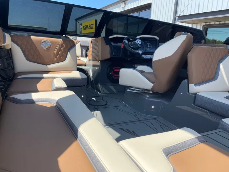 Slide: The Image of Tigé 22RZX 2026 - 13