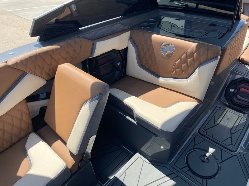 Slide: The Image of Tigé 22RZX 2026 - 16