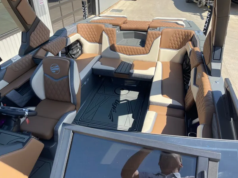 Slide: The Image of Tigé 22RZX 2026 - 17