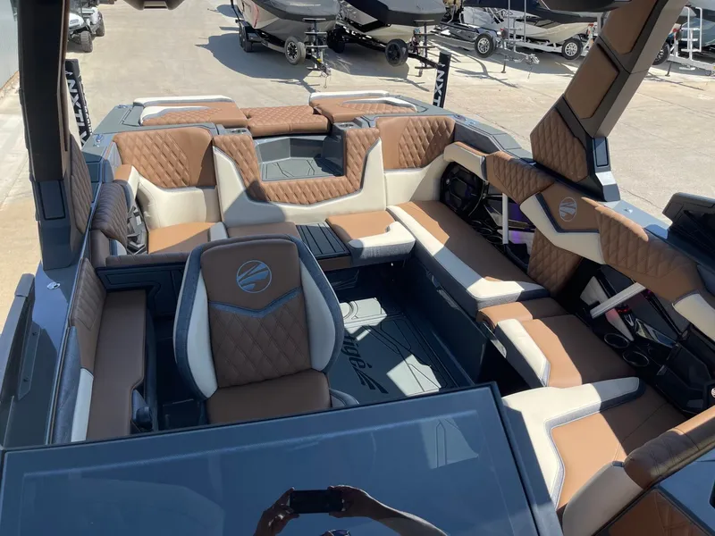 Slide: The Image of Tigé 22RZX 2026 - 18