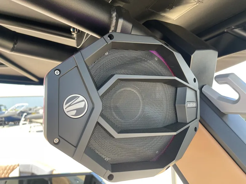 Slide: The Image of Tigé 22RZX 2026 - 19