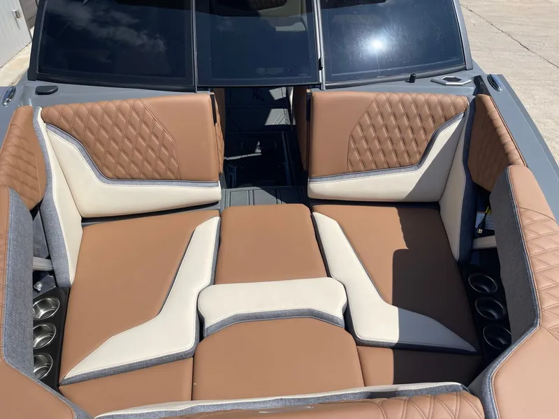 Slide: The Image of Tigé 22RZX 2026 - 25