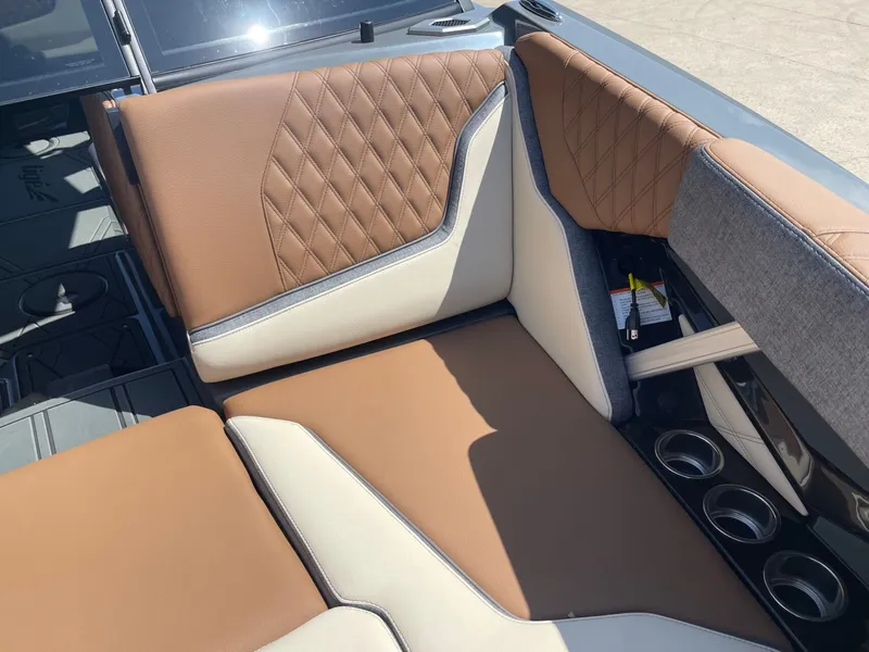 Slide: The Image of Tigé 22RZX 2026 - 28