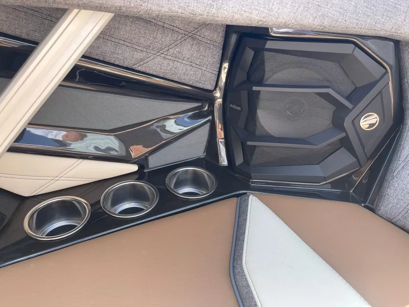 Slide: The Image of Tigé 22RZX 2026 - 29