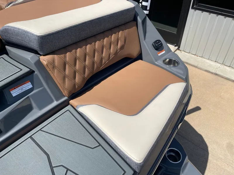 Slide: The Image of Tigé 22RZX 2026 - 7