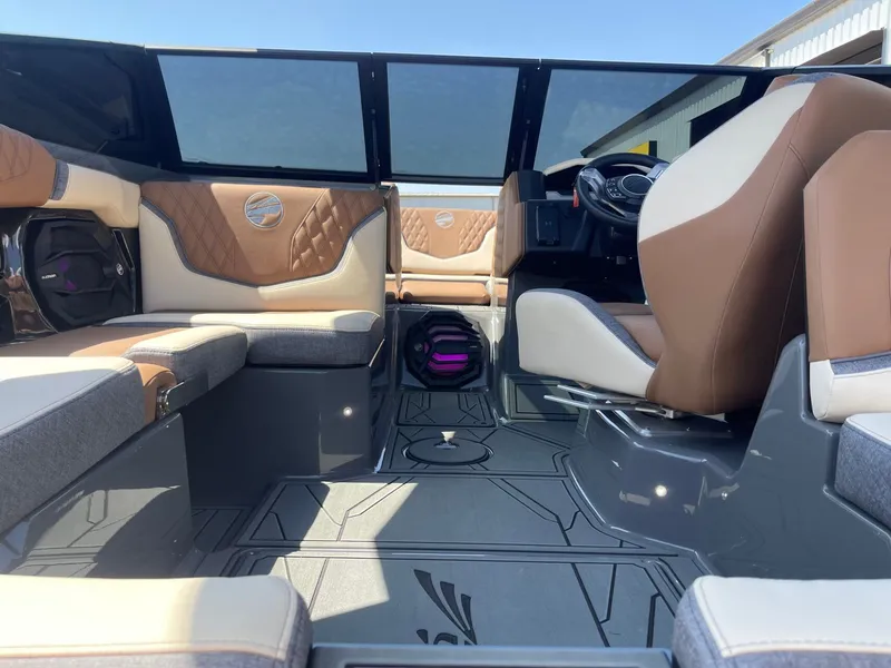 Slide: The Image of Tigé 22RZX 2026 - 9