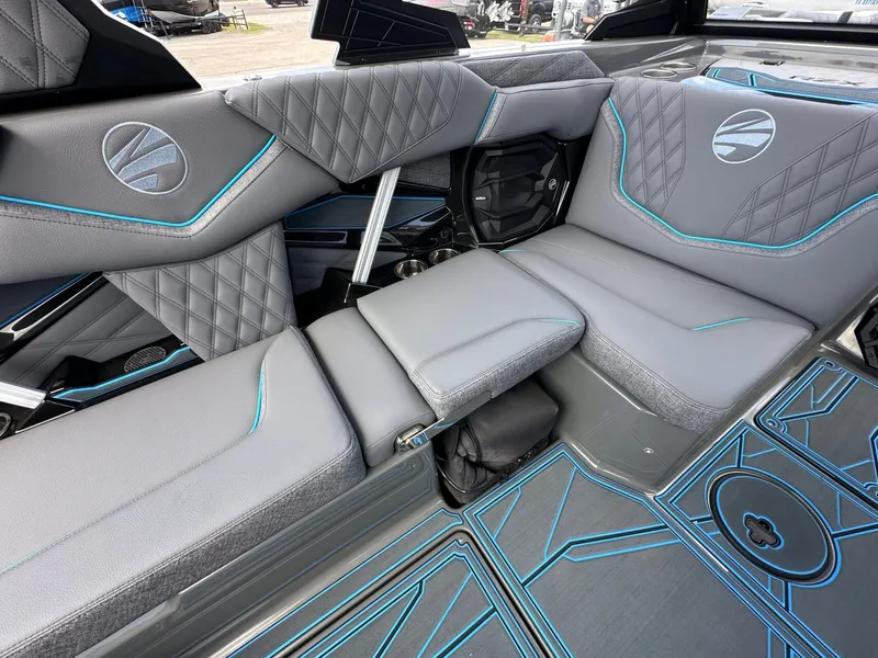 Slide: The Image of Tigé 22RZX 2026 - 15