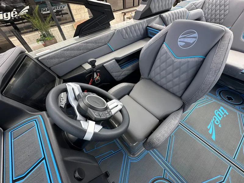 Slide: The Image of Tigé 22RZX 2026 - 26