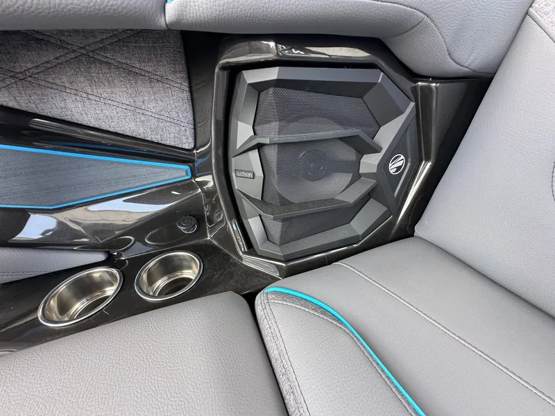 Slide: The Image of Tigé 22RZX 2026 - 32