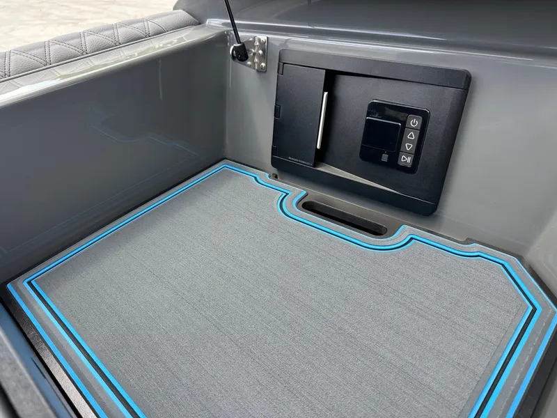 Slide: The Image of Tigé 22RZX 2026 - 35