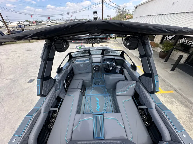 Slide: The Image of Tigé 22RZX 2026 - 37