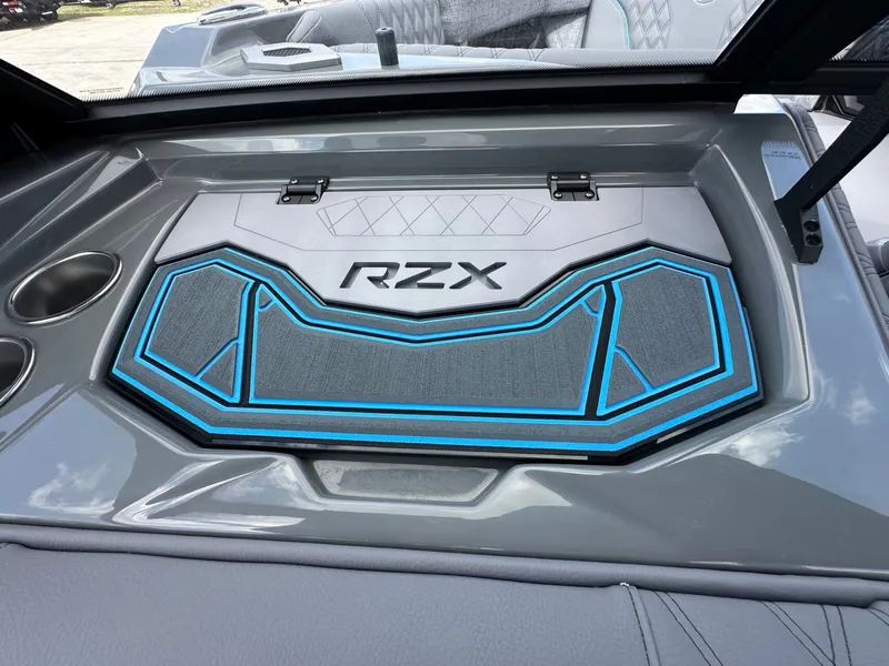 Slide: The Image of Tigé 22RZX 2026 - 38